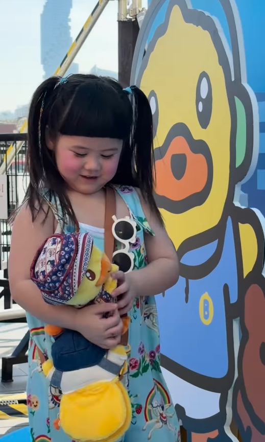 แม่ชม น้องเกล