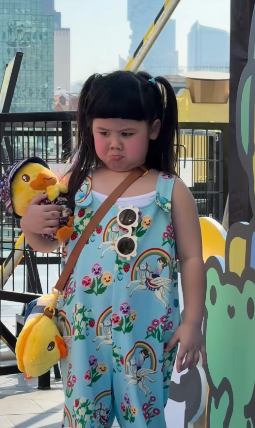 แม่ชม น้องเกล