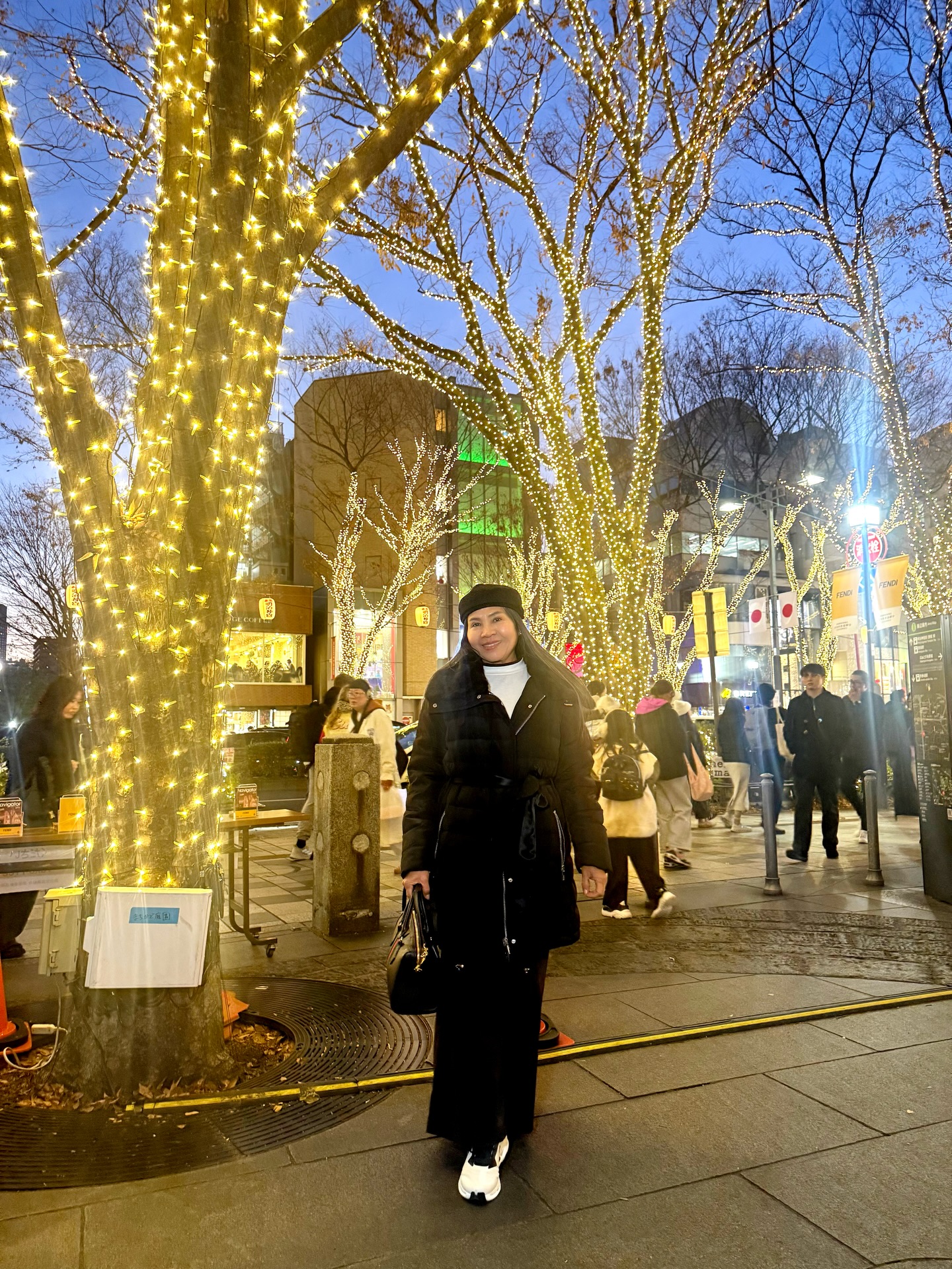 แม่แก้ว พราวส่องโสม