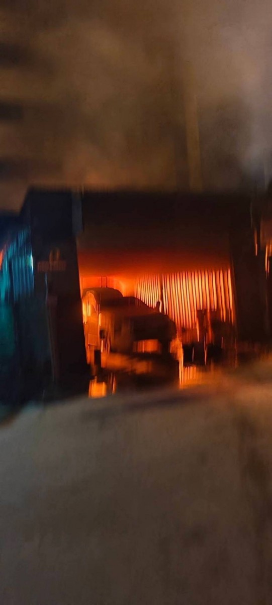 นนทบุรี ต่อข่าว อัศจรรย์ เพลิงไหม้ร้านค้าวอด 3 ห้อง แต่ภาพถ่ายในหลวง ร.9 ทรงก้มกราบ สมเด็จย่า กลับไม่ไหม้