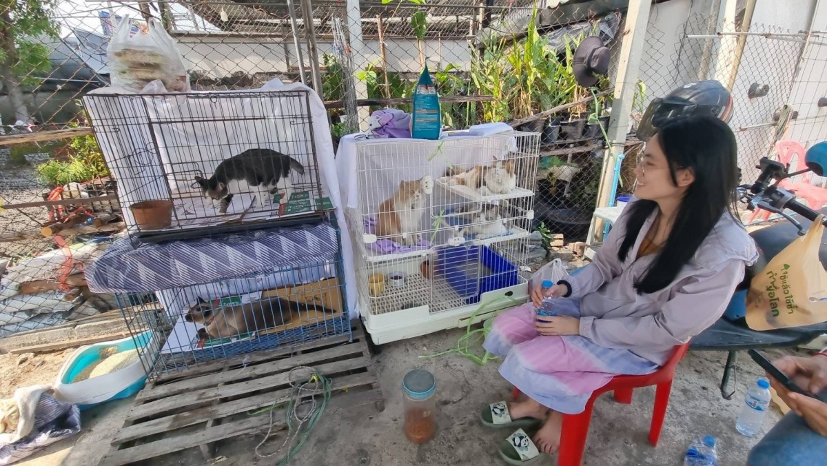 นนทบุรี ต่อข่าว อัศจรรย์ เพลิงไหม้ร้านค้าวอด 3 ห้อง แต่ภาพถ่ายในหลวง ร.9 ทรงก้มกราบ สมเด็จย่า กลับไม่ไหม้