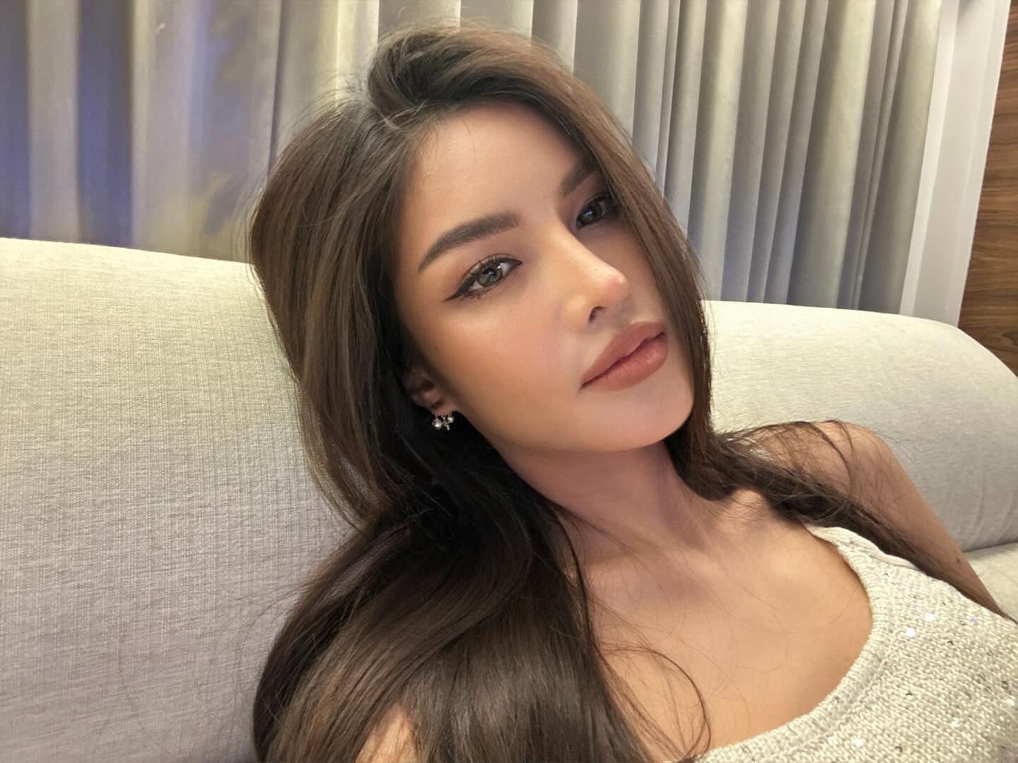 อุ้ม ทวีพร