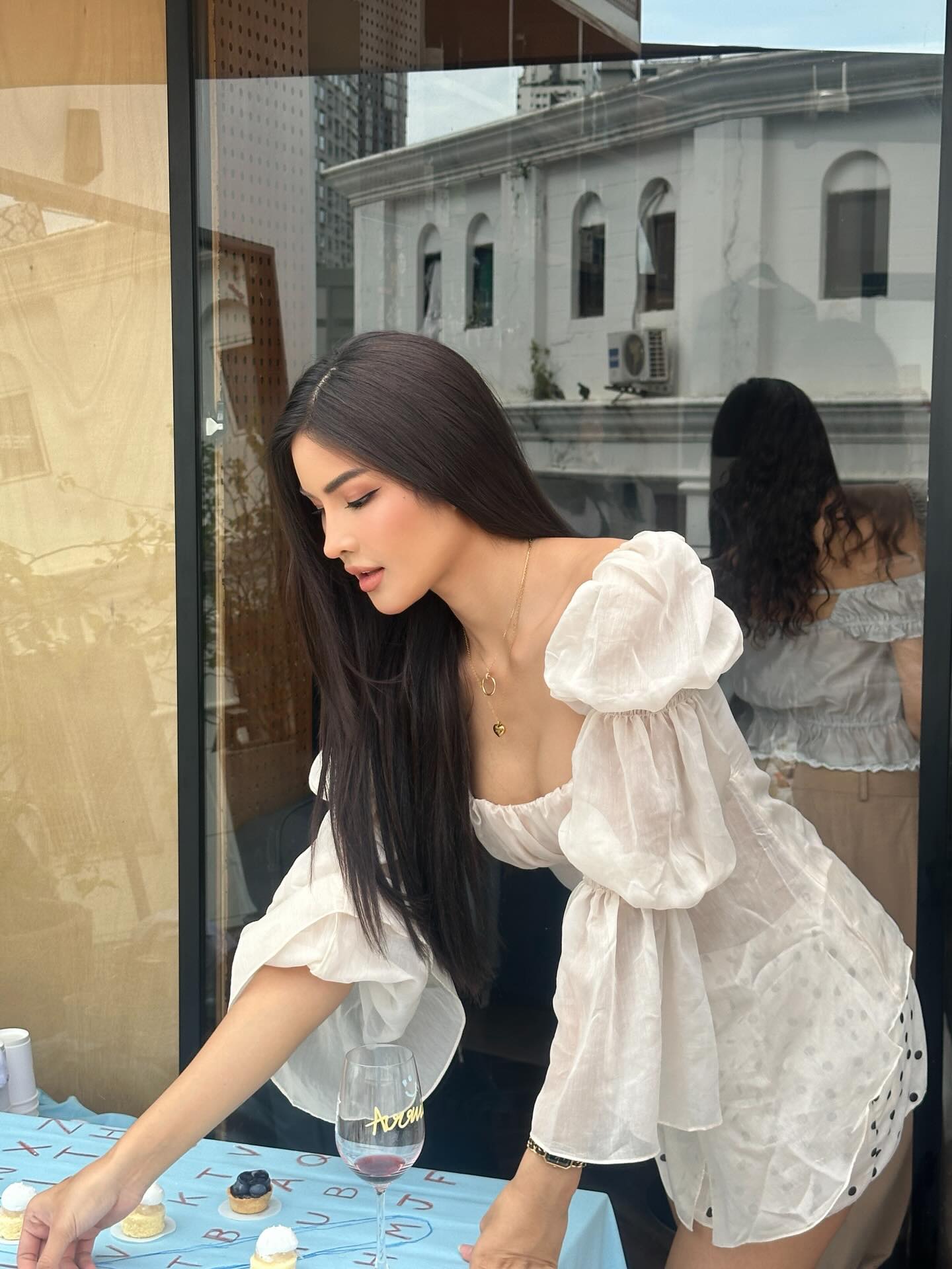 อุ้ม ทวีพร