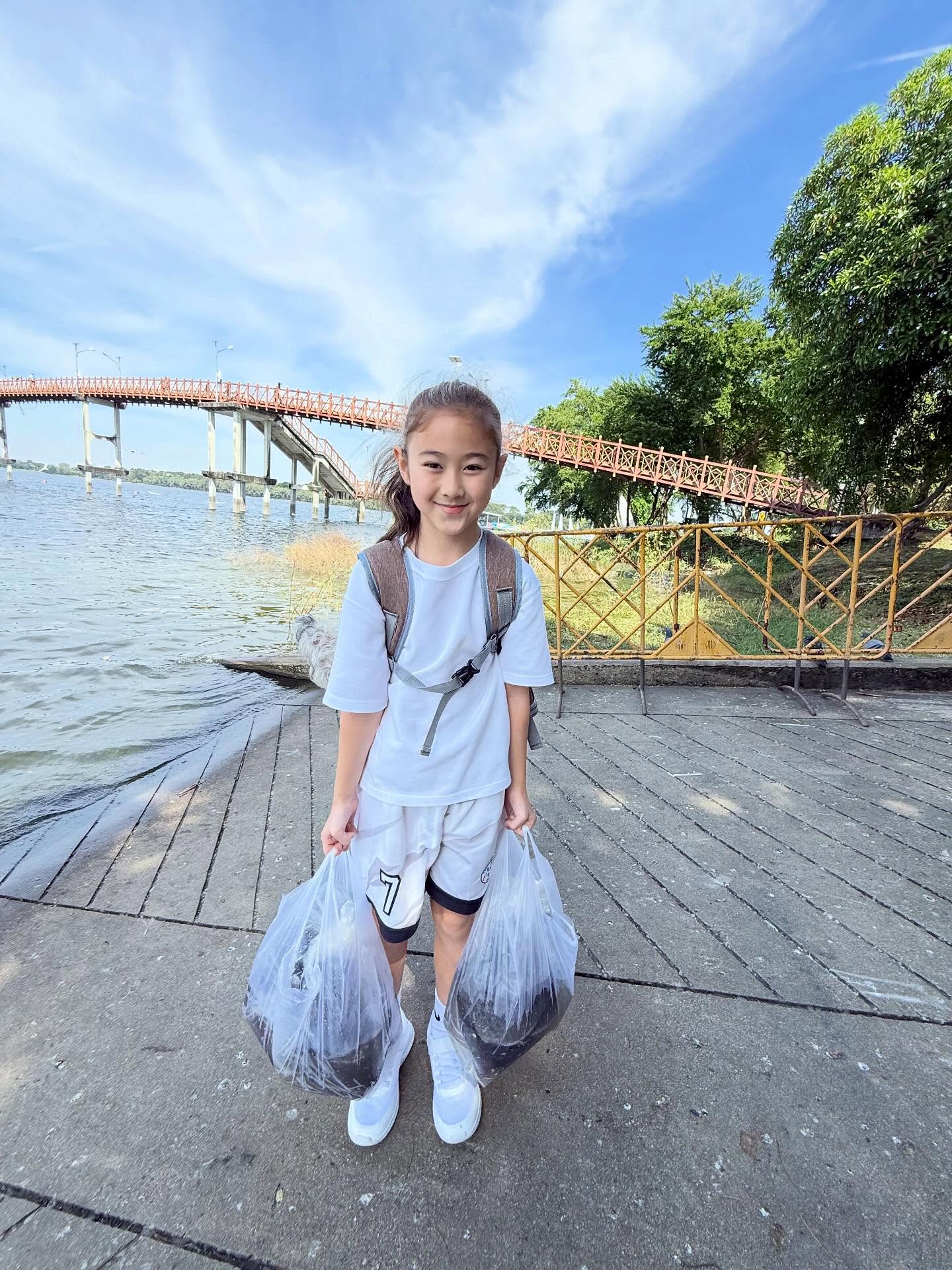 น้องพลอยเจ