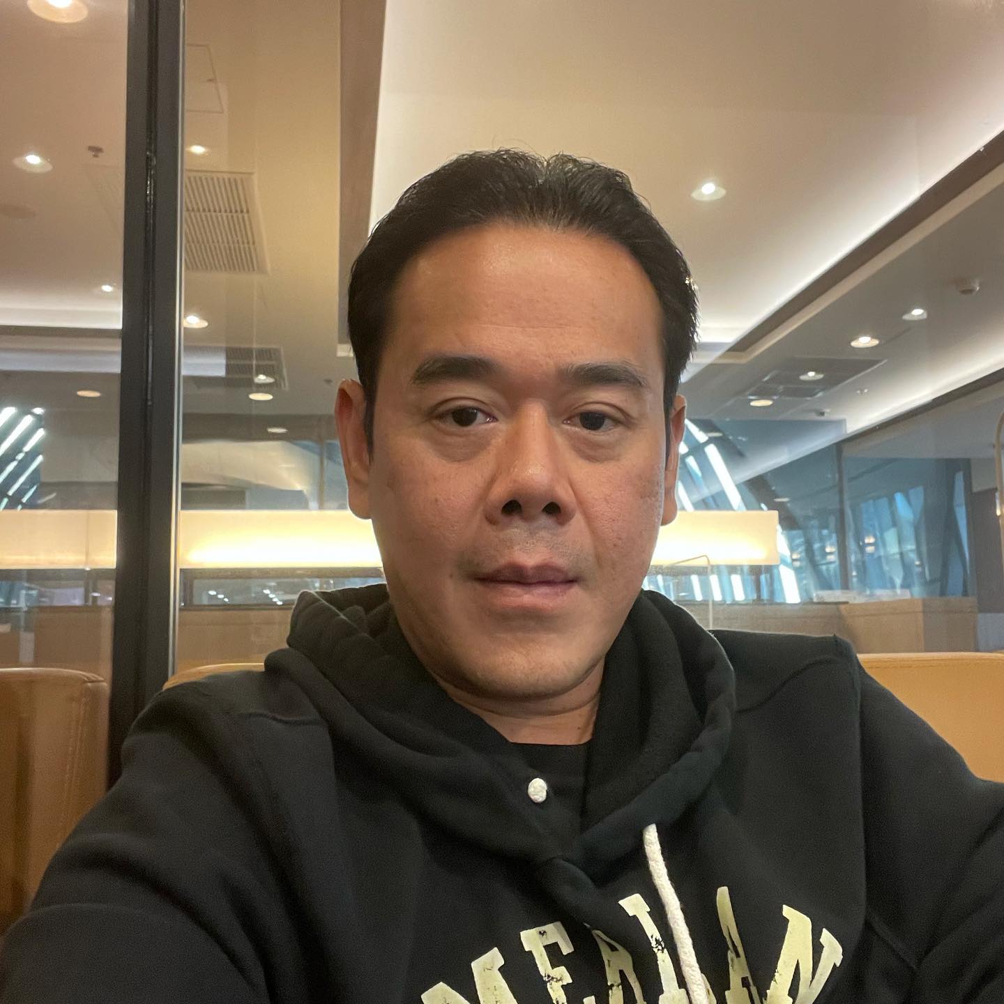 เป็ก สัณณ์ชัย