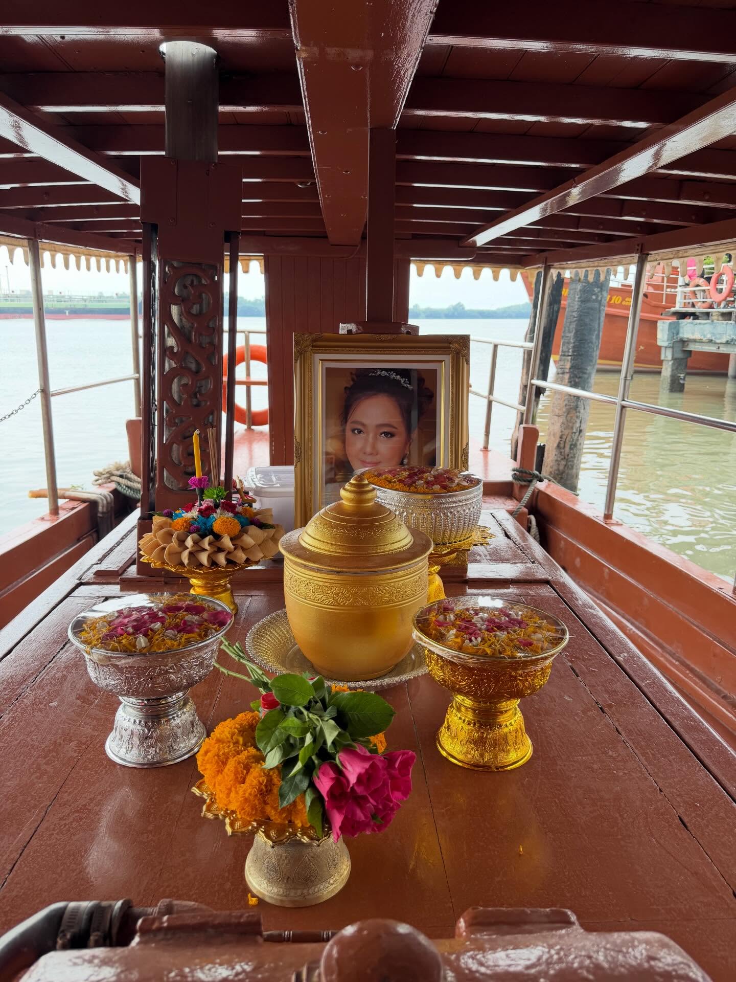 มุกดา บุญทอง