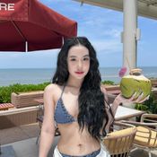 พลอย มงกุฎเพชร