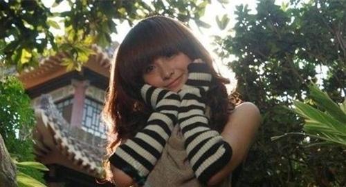 ภาพ น.ศ.สาว คนดังกล่าว