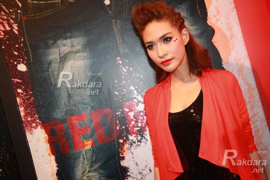 พลอย เฌอมาลย์