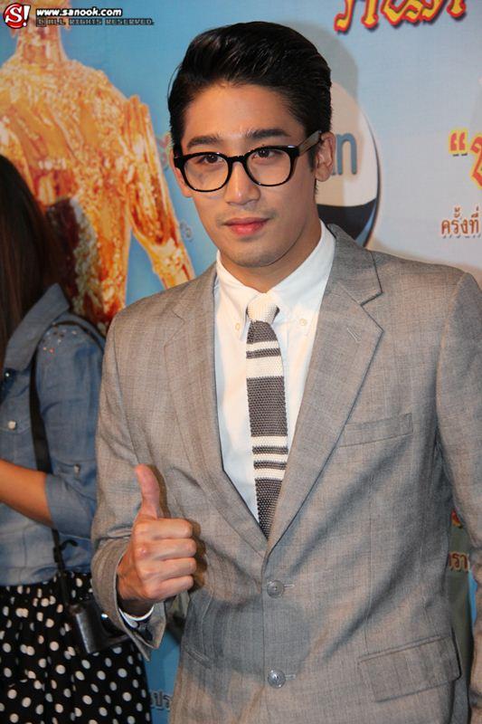 พิชญ์ ปั้นจั่น โตโน่