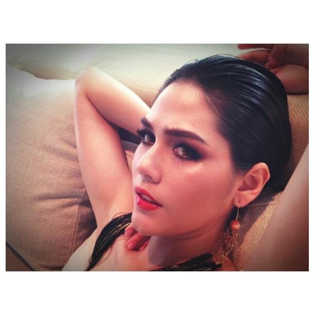 ชมพู่ อารยา