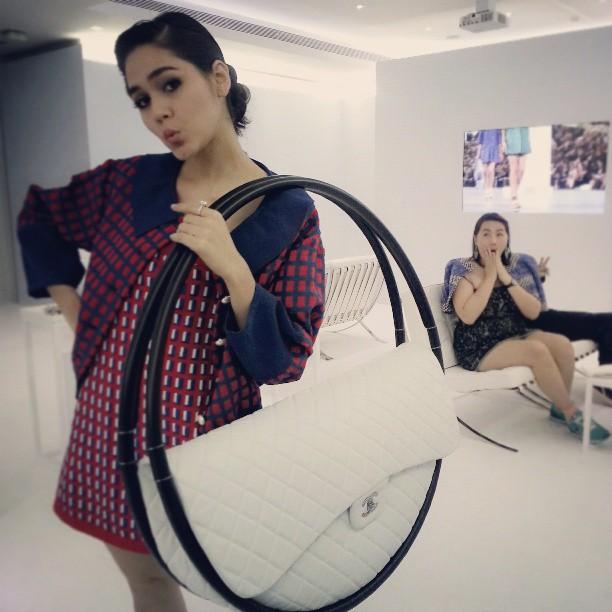 ชมพู่ อารยา