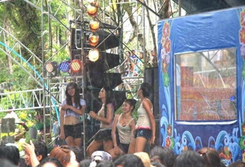 โคโยตี้สงกรานต์เมืองตรัง