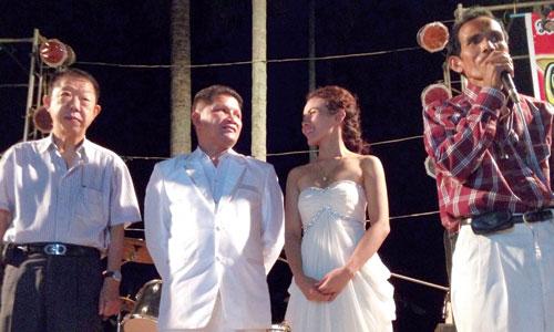 เขาทรายกับภรรยา