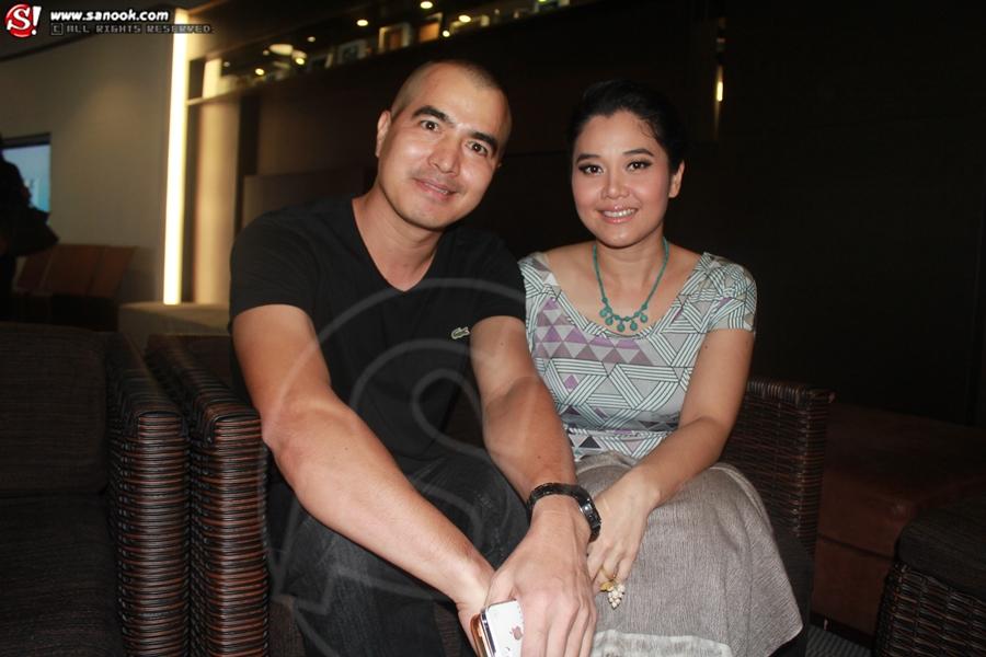 ไก่ มีสุข ท้อง