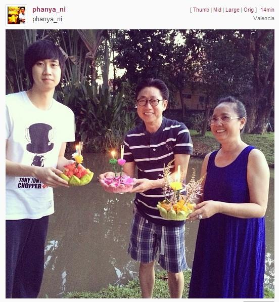 ลอยกระทง 2556