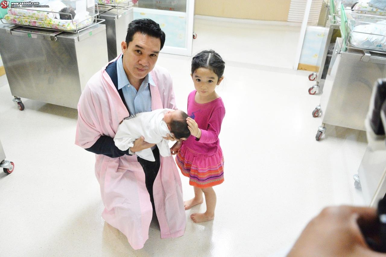 ลูกชายกบ สุวนันท์