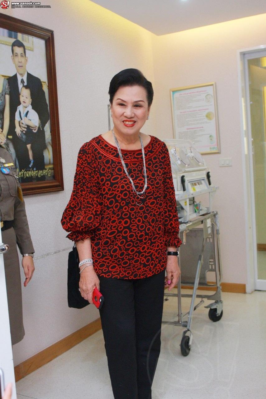 ลูกชายกบ สุวนันท์