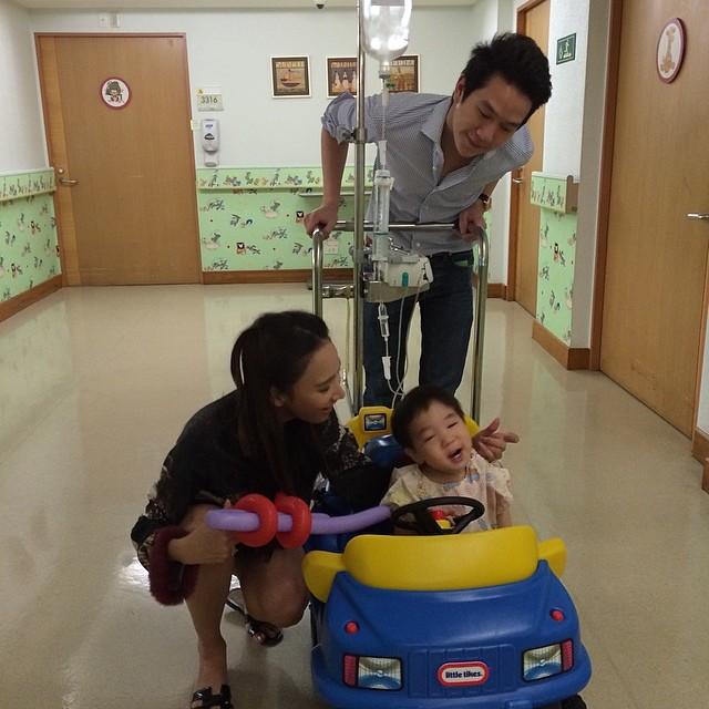 อั้ม พัชราภา แอมป์ แต่งงาน