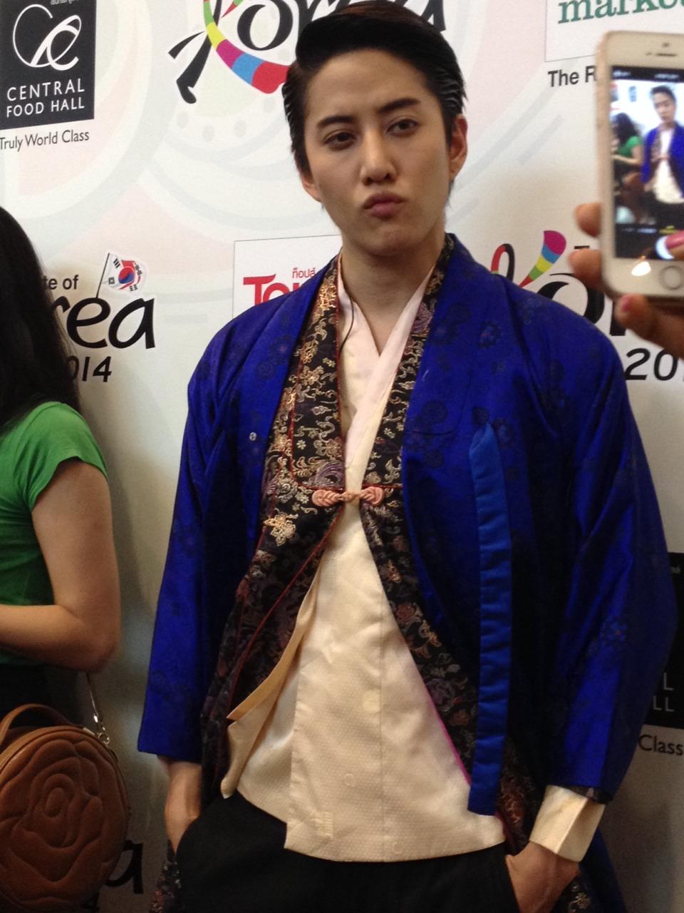 แม็กซ์เวล ลูกชายไมค์ พิรัชต์ 