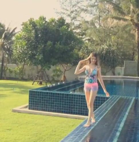 ไมค์ ซาร่า 