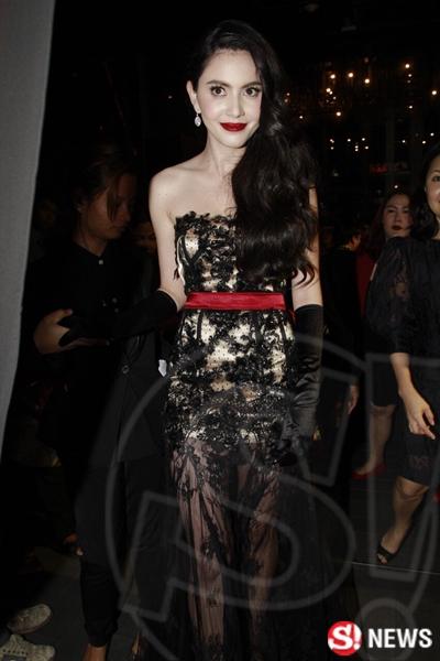 ใหม่ ดาวิกา