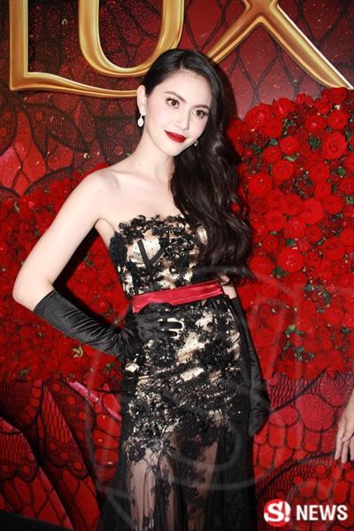 ใหม่ ดาวิกา