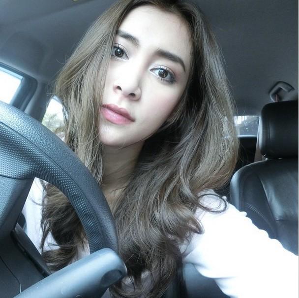 จีจี้ ชลธิชา