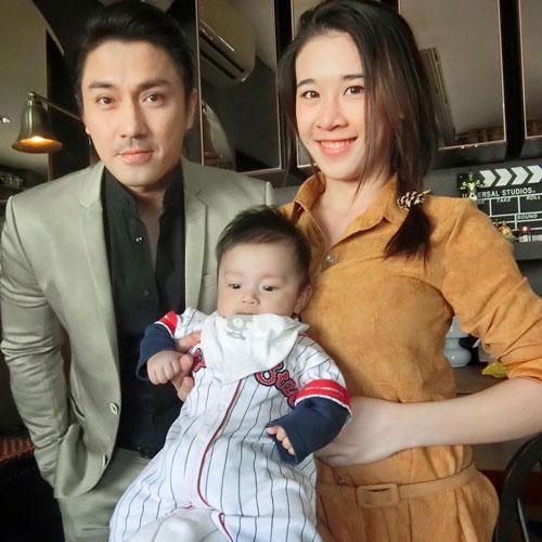 เอ พศิน และครอบครัว