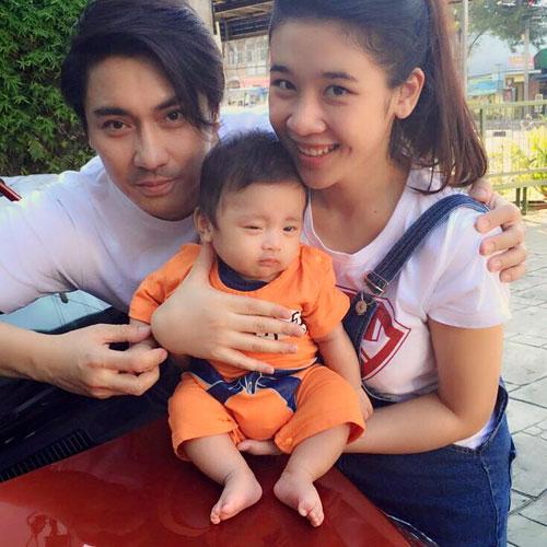 เอ พศิน และครอบครัว