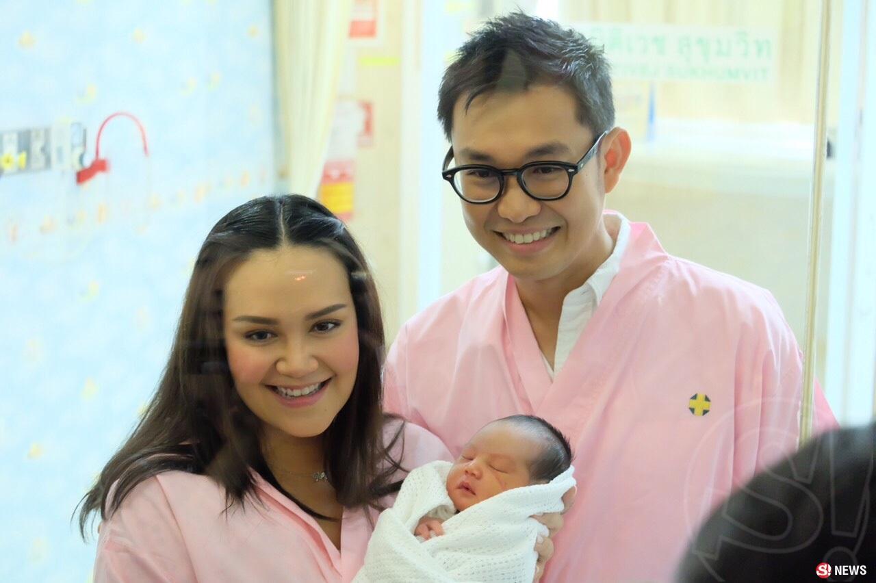 ทาทา ยัง หมอ ฉัตรอดุลย์ 