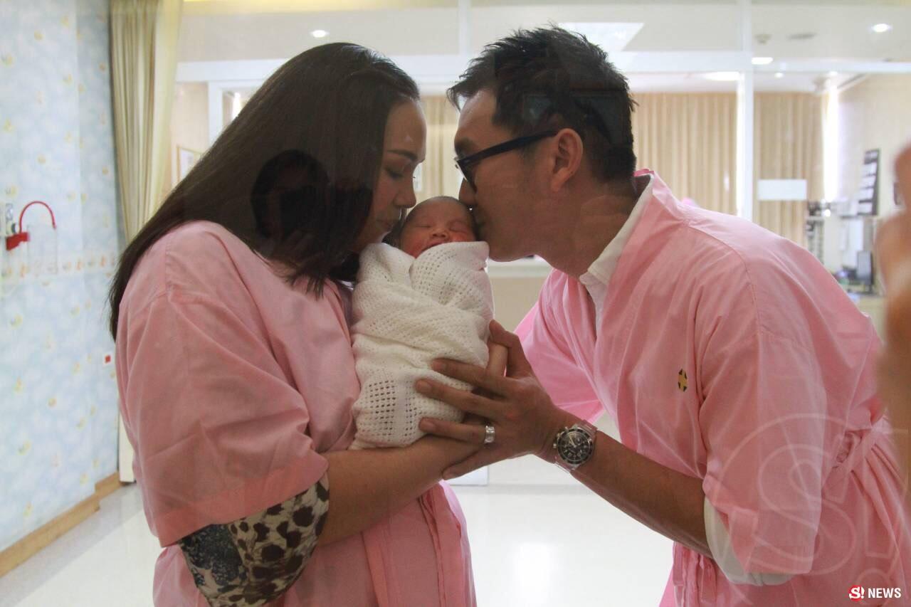 ทาทา ยัง หมอ ฉัตรอดุลย์ 