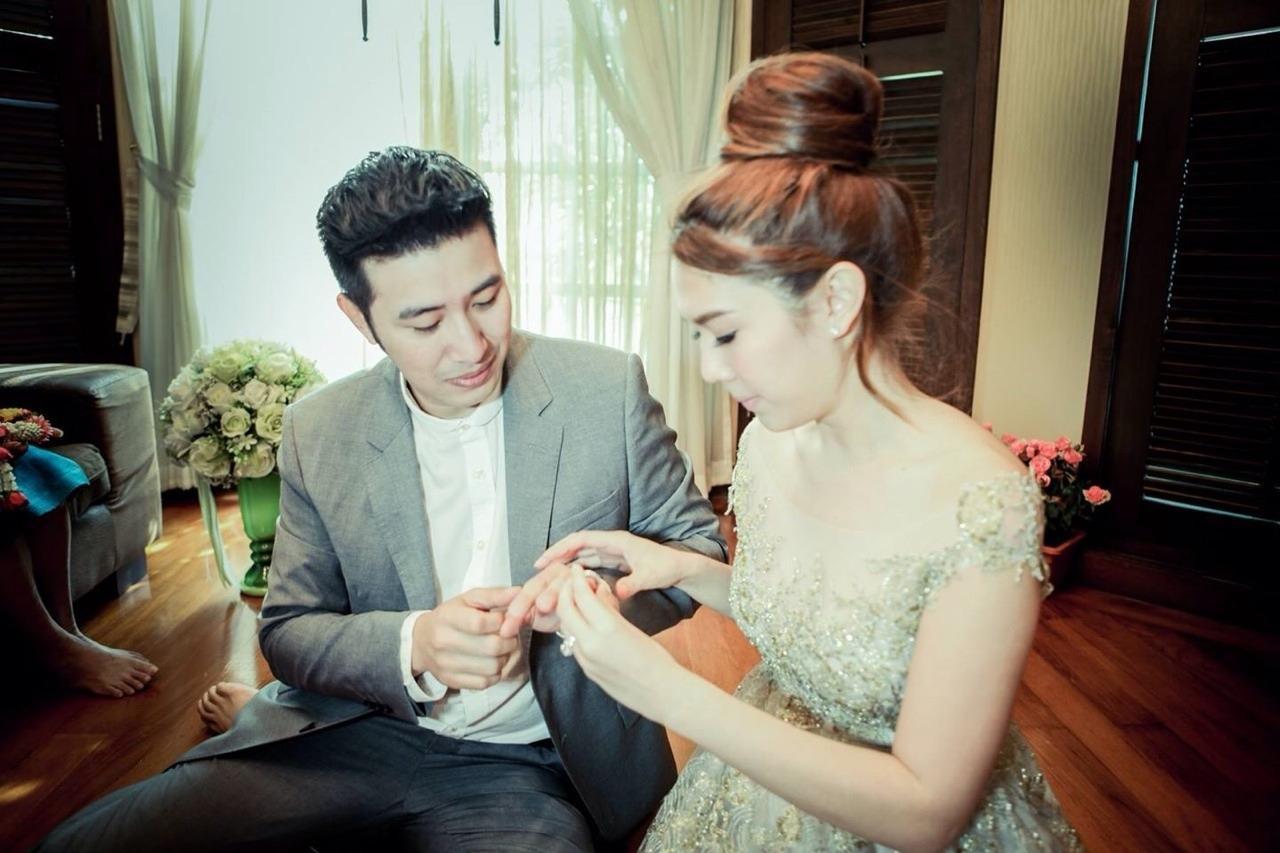 เมย์ หนุ่ม