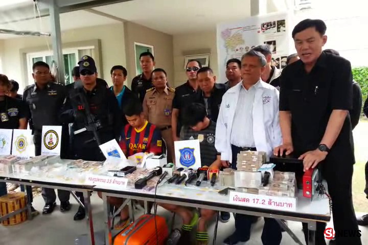 นนทบุรี ปปส.ร่วม4หน่วยงานจับกุมเครือข่ายค้ายาไอซ์ยึดทรัพย์กว่า45 ล้านบาท เมื่อเวลา 14.00 น.วันที่ 10 ก.ค.59 ที่บ้านเลขที่ 555/14 หมู่ 11 หมู่บ้านคณาสิริ ถนนชัยพฤกษ์ ต.บางบัวทอง อ.บางบัวทอง จ.นนทบุรี นายศิรินทร์ยา สิทธิชัย เลขาธิการ ปปส.พร้อมด้วย พล.ต.ท.เร