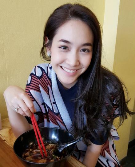 มิน พีชญา