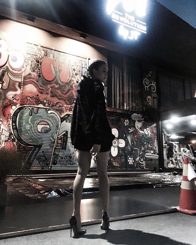 911 The Revolution by JT ของ เจนี่ เทียนโพธิ์สุวรรณ์