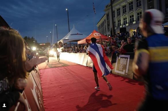 หญิง ตุลย์