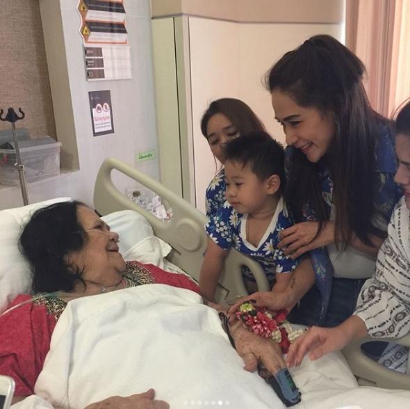 พลอย เฌอมาลย์