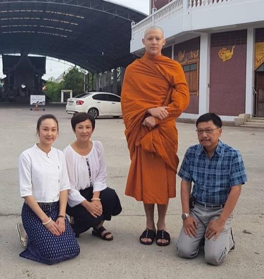 ครอบครัวพระหมาก ปริญ