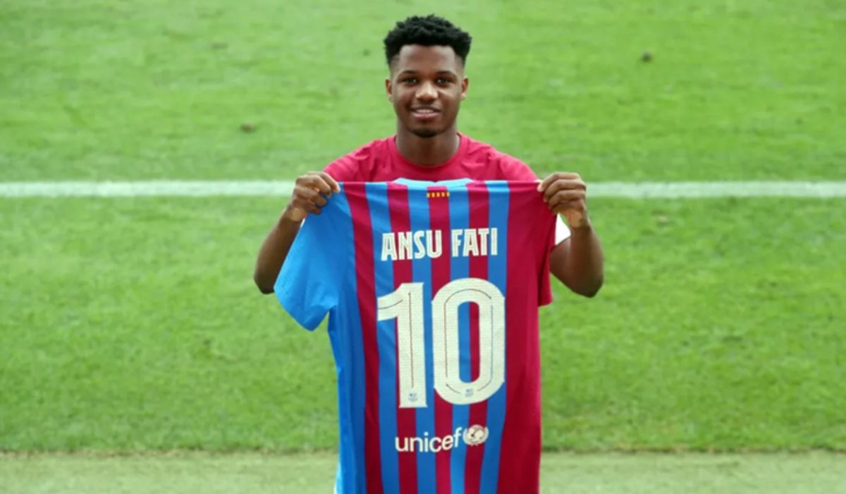 สานต่อตำนาน! บาร์ซ่าจับ "ฟาติ" ใส่เบอร์ 10 คนใหม่เเทน "เมสซี่"