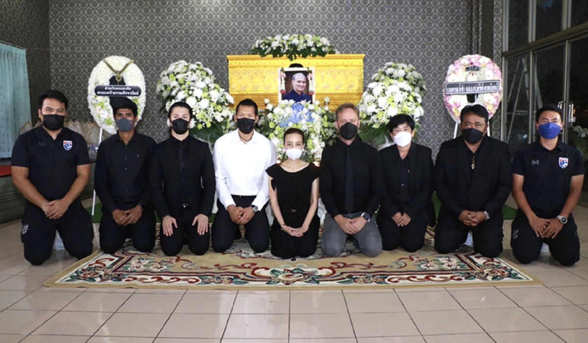 "มาดามแป้ง" พร้อมทีม ร่วมพิธีสวดพระอภิธรรม คุณพ่อประมวล ธรรมสัจจานันท์