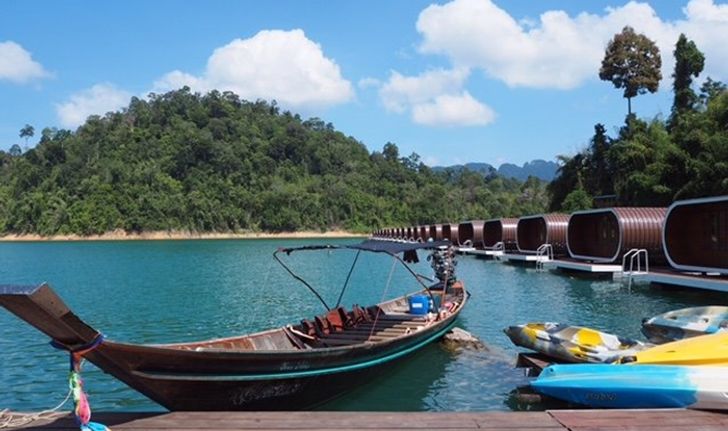 หนีร้อน...ไปเล่นน้ำ นั่งรถไฟชมวิวเที่ยว 'แพภูตะวัน' เขื่อนเชี่ยวหลาน