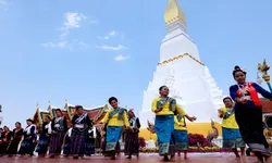 เสริมสร้างความมั่งคั่งในชีวิต นมัสการ "วัดพระธาตุเชิงชุมวรวิหาร"