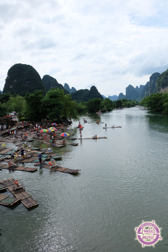 แม่น้ำพบมังกร (Yulong River) 