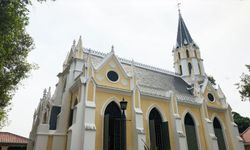 ทำความรู้จัก “วัดนิเวศธรรมประวัติราชวรวิหาร” วัดไทย แต่ใช้โบสถ์แบบคริสต์