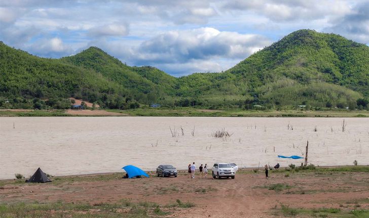 บ้านตาหรั่ง Camping ลานกางเต็นท์ริมน้ำ ธรรมชาติสวยใกล้กรุงเทพฯ