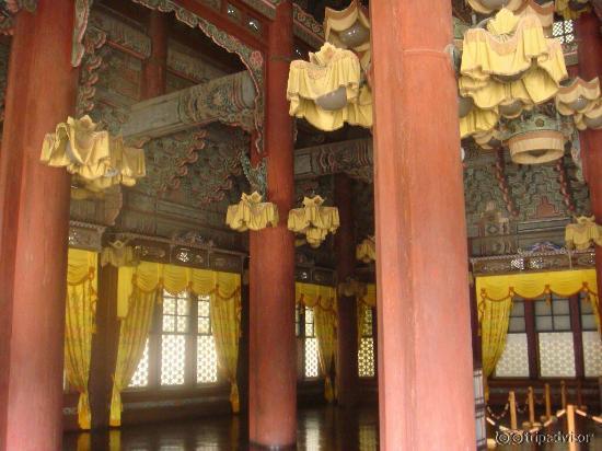 Дворец Чангдеокгунг