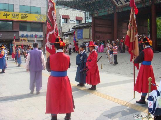 Дворец Чангдеокгунг