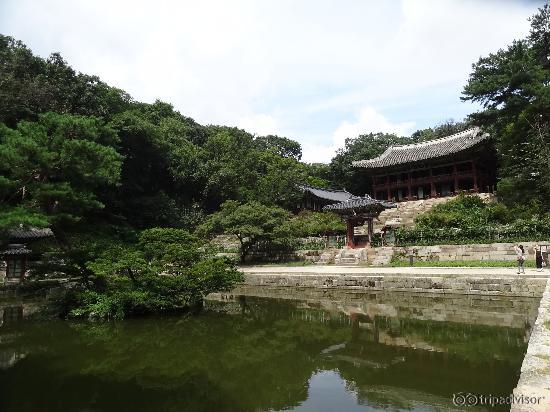 芙蓉池・宙合楼