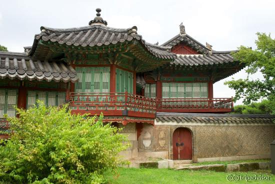 Дворец Чангдеокгунг